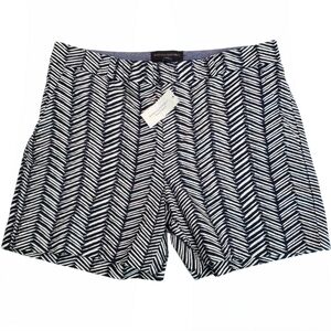 NEW Banana Republic Navy and White Patterned Shorts SIZE 6 NWT